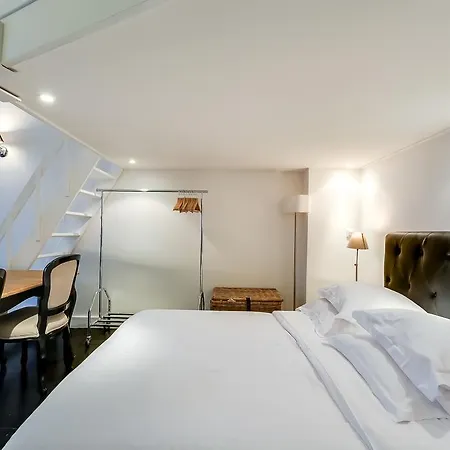 Confort Champs Elysees 8 * Paris